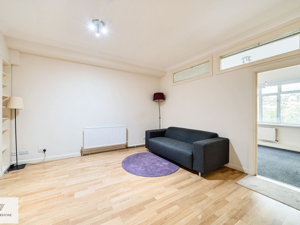 2 bed flat to rent in Warren Court, Euston Road, Fitzrovia, London NW1