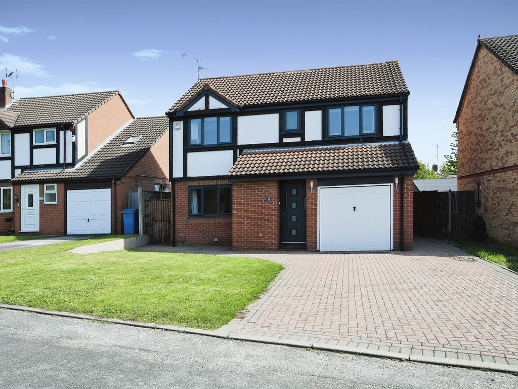 4 bed detached house for sale in Clun Court, Mansfield Woodhouse