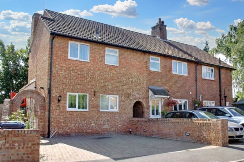 2 bed end terrace house for sale in Bricksbury Hill, Farnham GU9 Zoopla