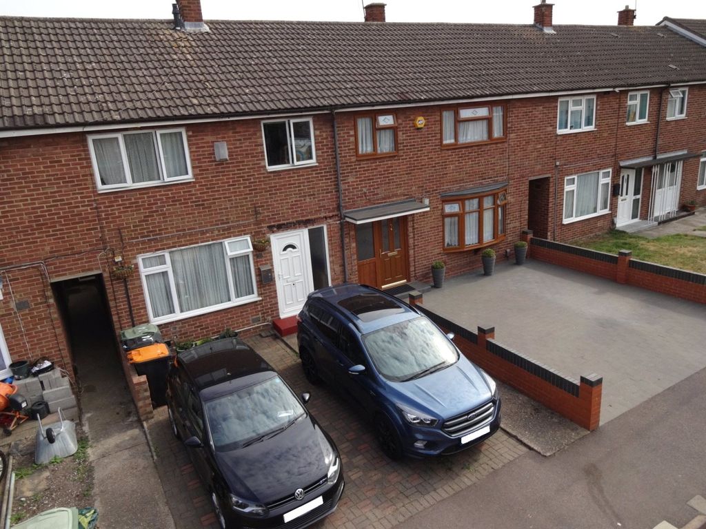 3 bed terraced house for sale in Eddiwick Avenue, Houghton Regis