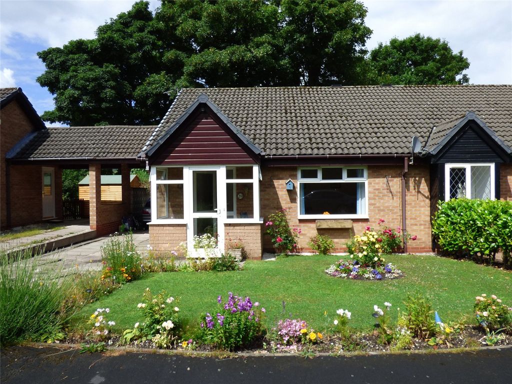 2 bed bungalow for sale in Peveril Gardens, Newtown, Disley, Stockport