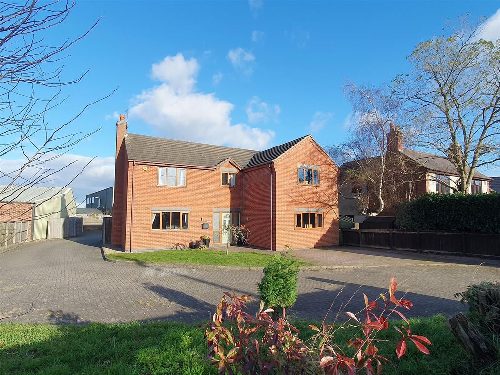 4 bed detached house for sale in Leicester Road, Ibstock, Leicestershire LE67, £365,000 Zoopla