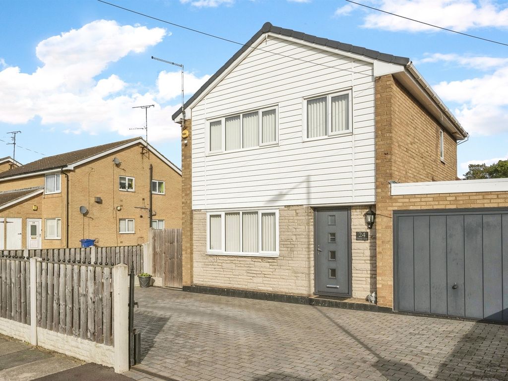 3 bed detached house for sale in Gayton Close, Balby, Doncaster DN4, £