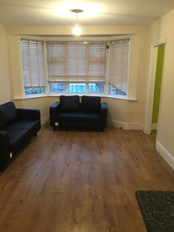 3 bed semidetached house to rent in Brackley Square, Woodford Green