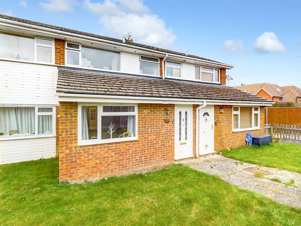 3 bed terraced house for sale in Ravensmead, Chinnor, Oxfordshire OX39