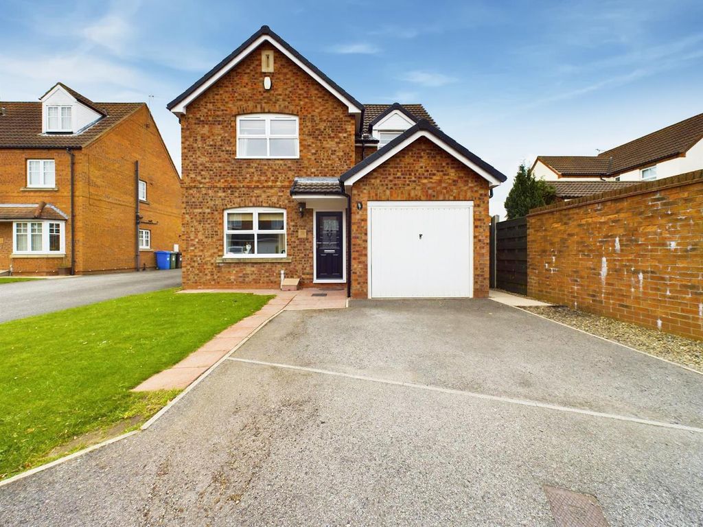 3 bed property for sale in Falcon Avenue, Scarborough YO12, £265,000