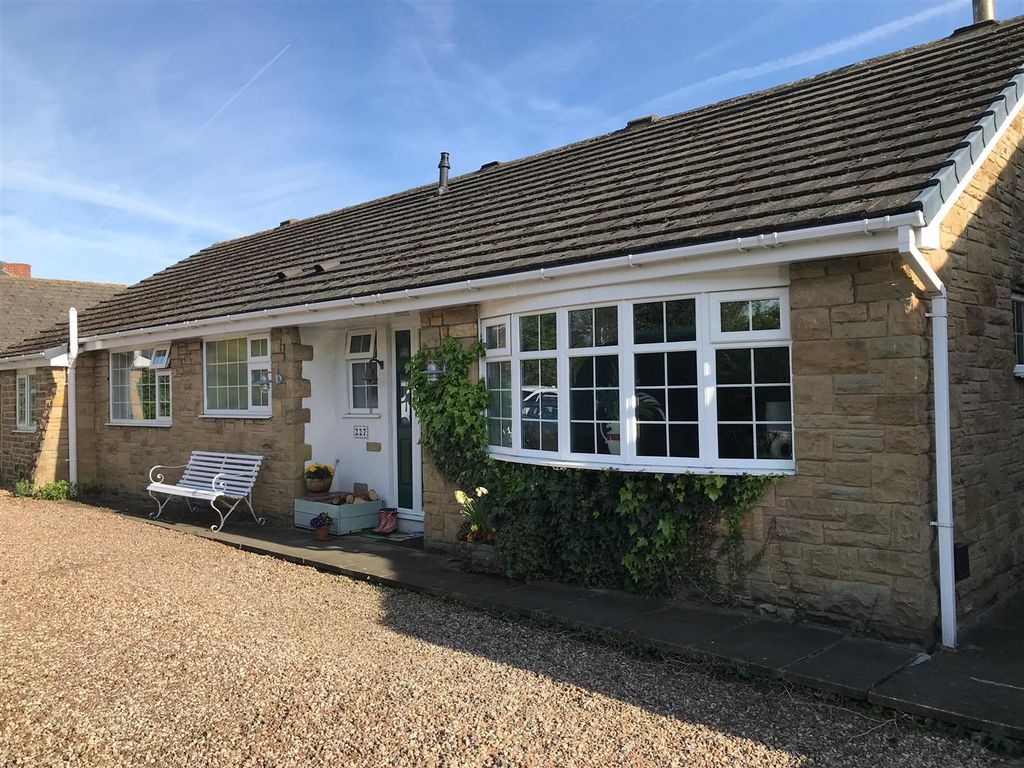 4 bed detached bungalow for sale in Leeds Road, Kippax, Leeds LS25 Zoopla