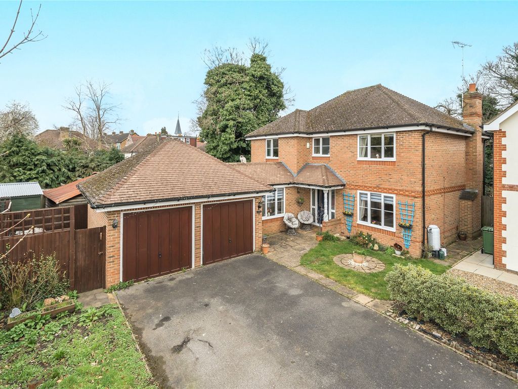 4 bed detached house for sale in Staines, Surrey TW18 Zoopla