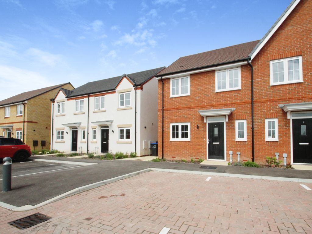 3 bed terraced house to rent in Speckled Wood Walk, Lancing BN15, £