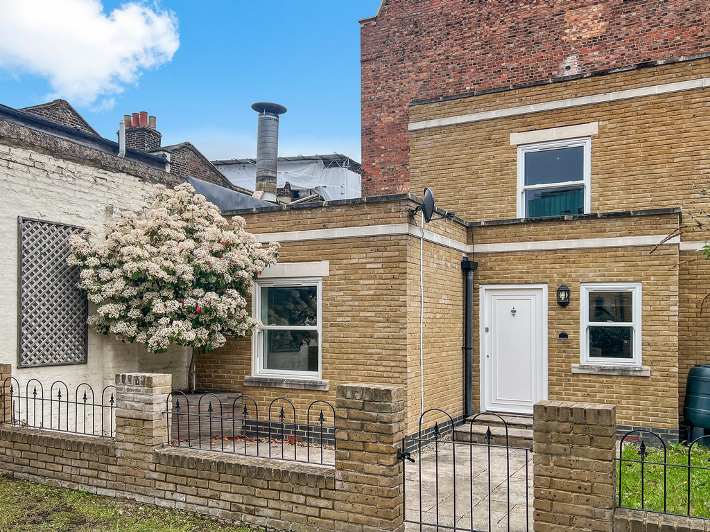 3 bed semidetached house to rent in Acton Lane, London W3 Zoopla