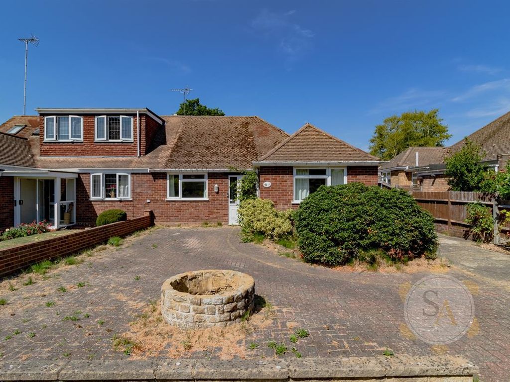 3 bed bungalow for sale in Wentworth Crescent, Ash Vale, Aldershot GU12