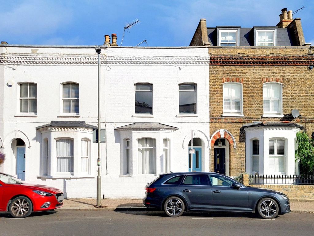 1 bed property to rent in Shuttleworth Road, Battersea SW11, £1,850 pcm