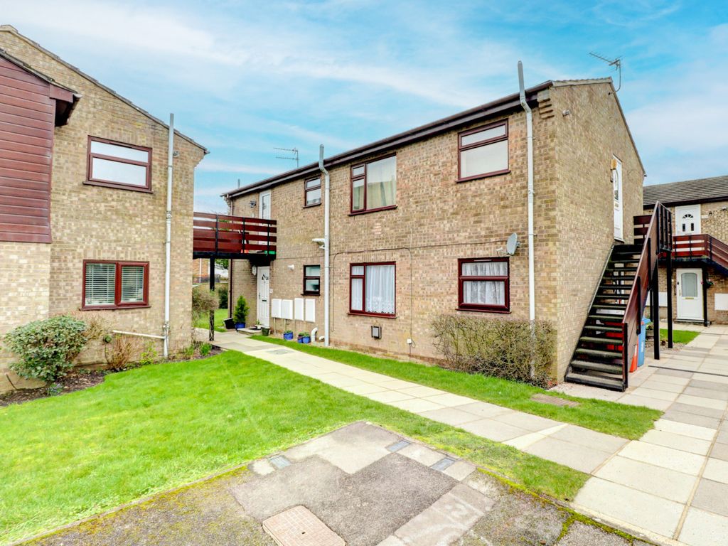 1 bed flat for sale in Oakengrove Court, Oakengrove Road, Hazlemere