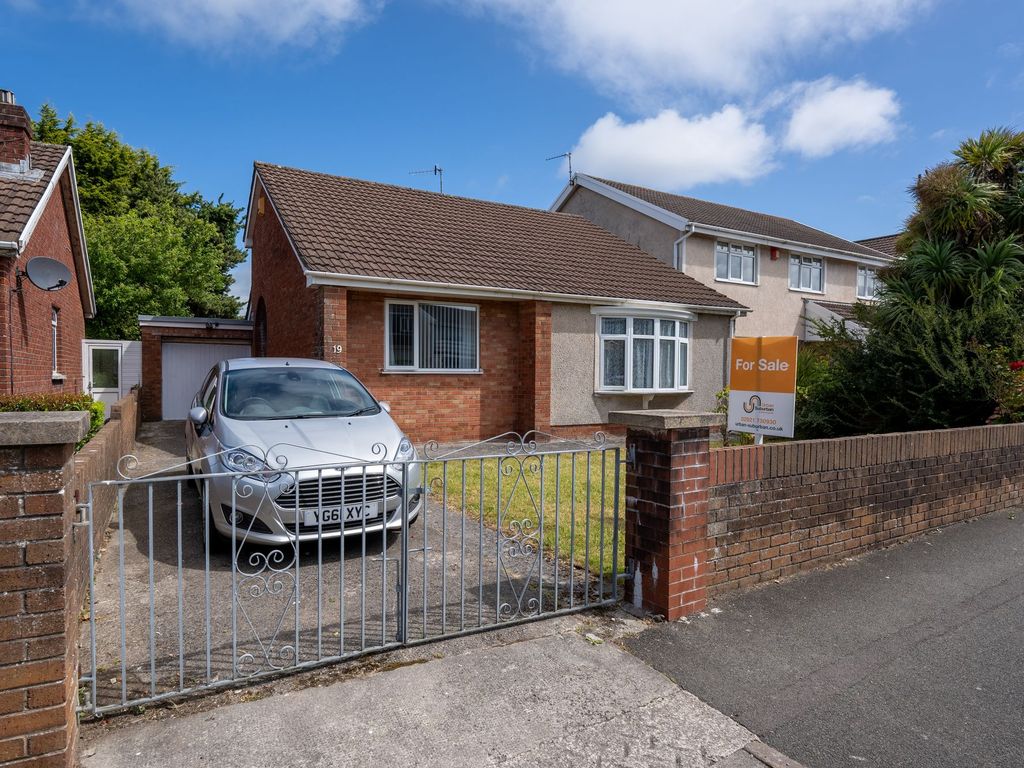 2 bed detached bungalow for sale in Hall Drive, North Cornelly CF33, £