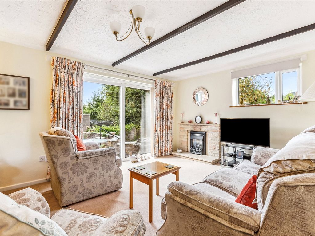 2 bed bungalow for sale in High Street, Little Sandhurst, Sandhurst