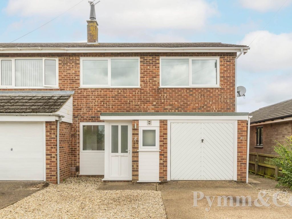 3 bed end terrace house for sale in Pine Road, Norwich NR7, £300,000