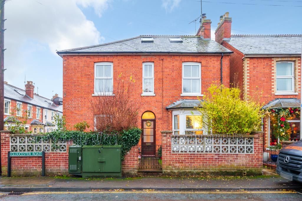 4 bed detached house for sale in Newbury, Berkshire RG14, £700,000 Zoopla