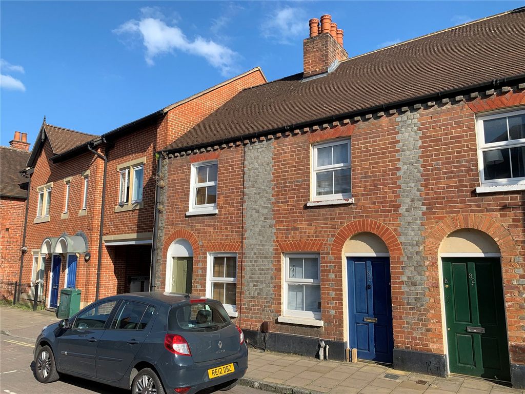 2 bed detached house for sale in High Street, Theale, Reading