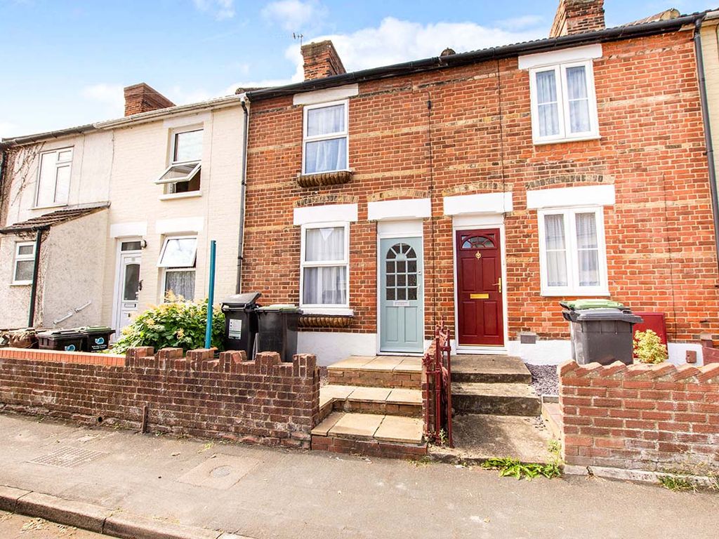 2 bed terraced house to rent in Bramley Road, Snodland ME6, £1,275 pcm