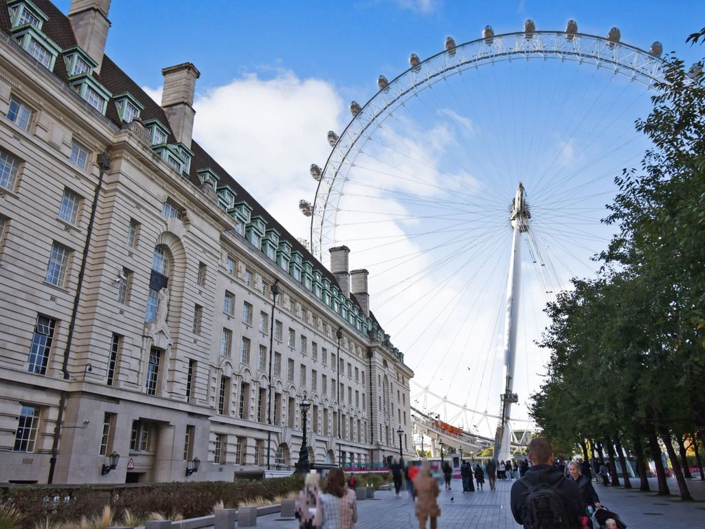 1d Belvedere Road, London SE1  