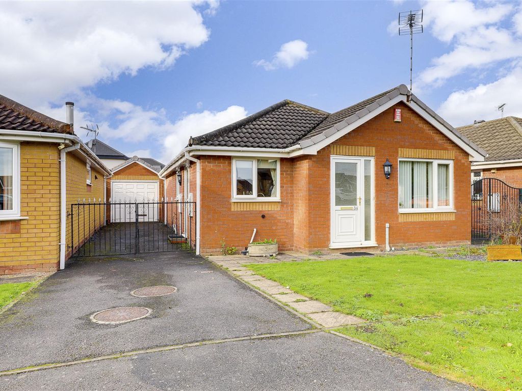 2 bed detached bungalow for sale in Hickton Drive, Beeston