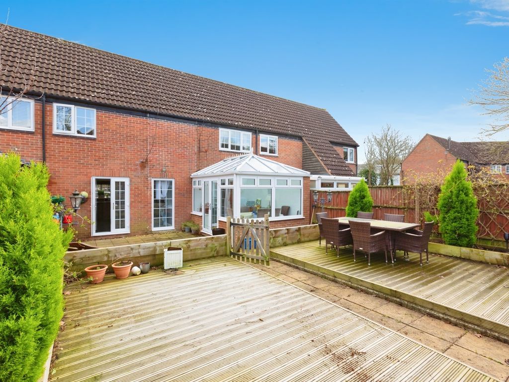 3 bed terraced house for sale in France Furlong, Great Linford, Milton