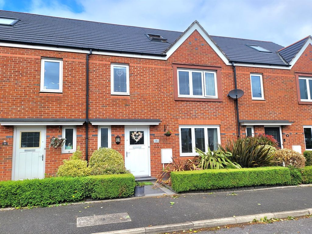 5 bed terraced house for sale in Draybank Road, Timperley, Altrincham