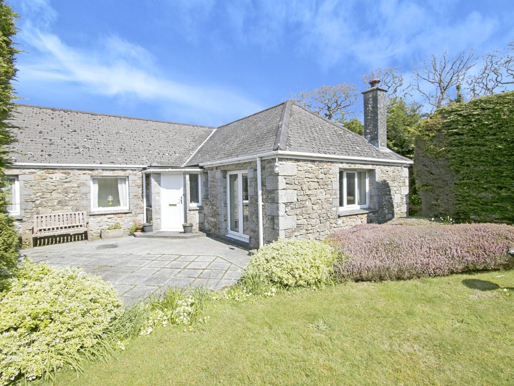 2 bed bungalow for sale in Mawgan, Helston, Cornwall TR12, £395,000