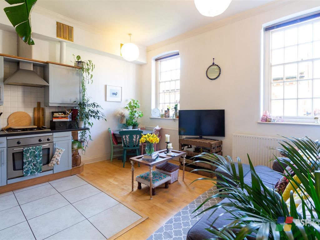 1 bed flat for sale in Park East, Southdowns Park, Haywards Heath RH16