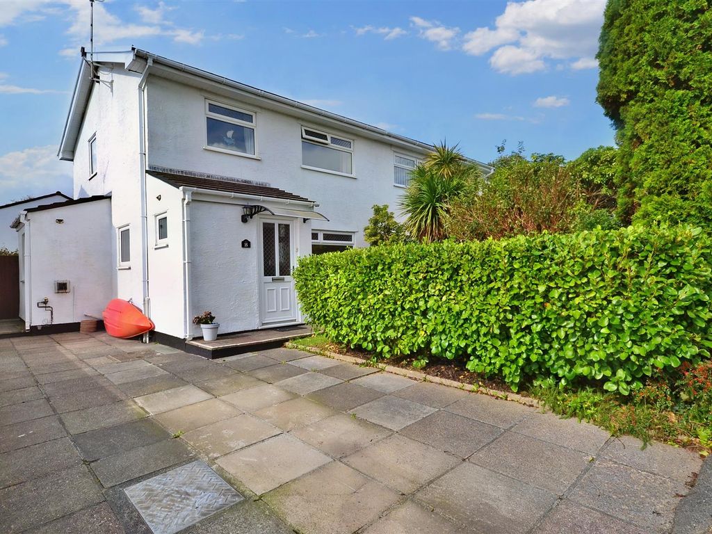 3 bed semidetached house for sale in St. Leonards Avenue, Crundale