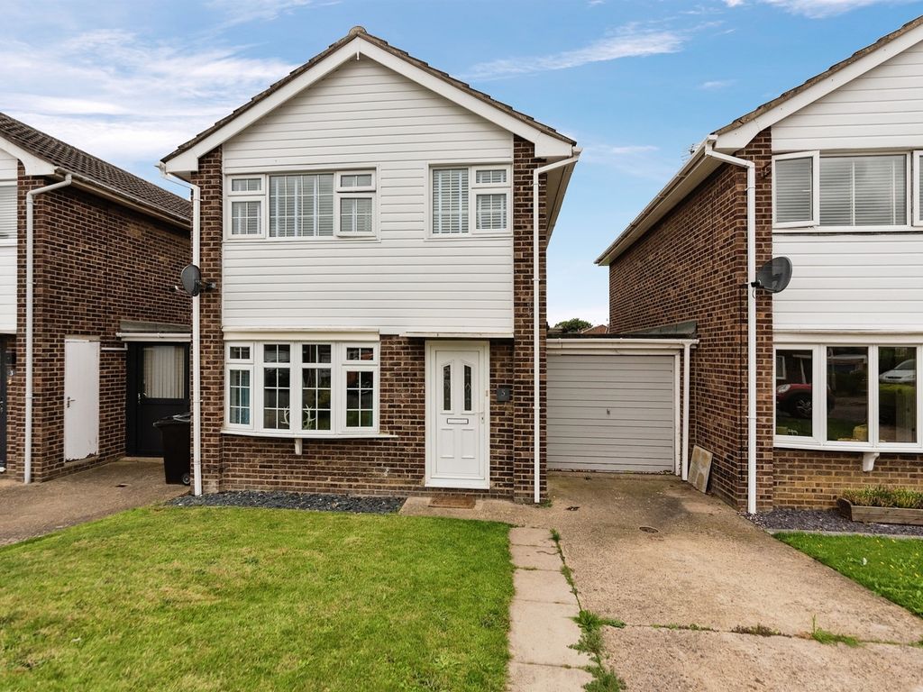 3 bed linkdetached house for sale in Pawlett Close, Deeping St. James
