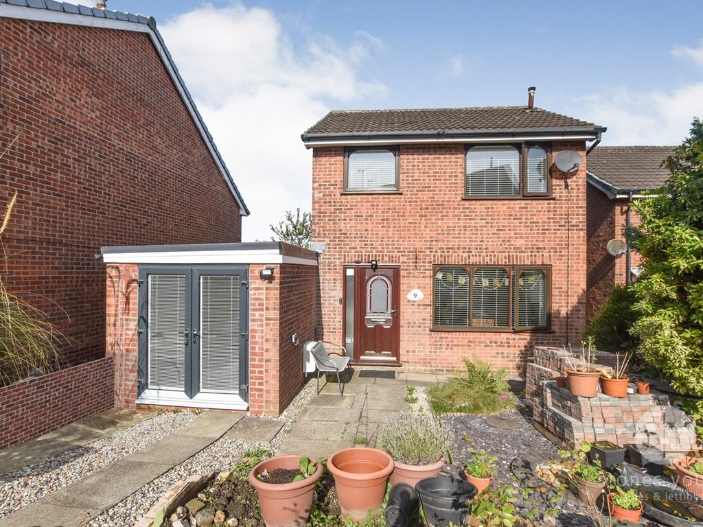 3 bed semidetached house for sale in Harrier Drive, Blackburn BB1, £