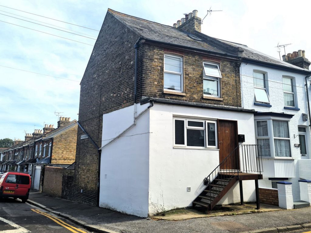 3 bed flat to rent in Southwood Road, Ramsgate CT12, £1,200 pcm Zoopla