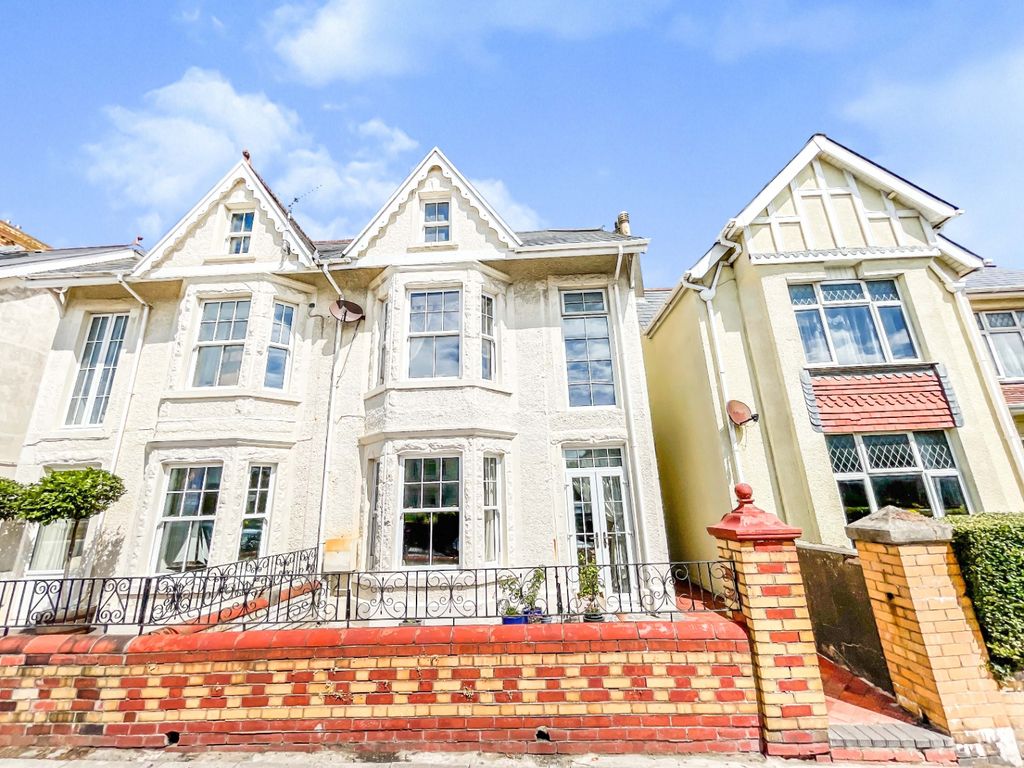 5 bed semidetached house for sale in Victoria Avenue, Porthcawl CF36