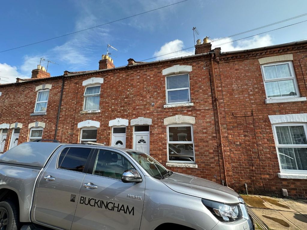 2 bed terraced house to rent in Melville Street, Abington, Northampton