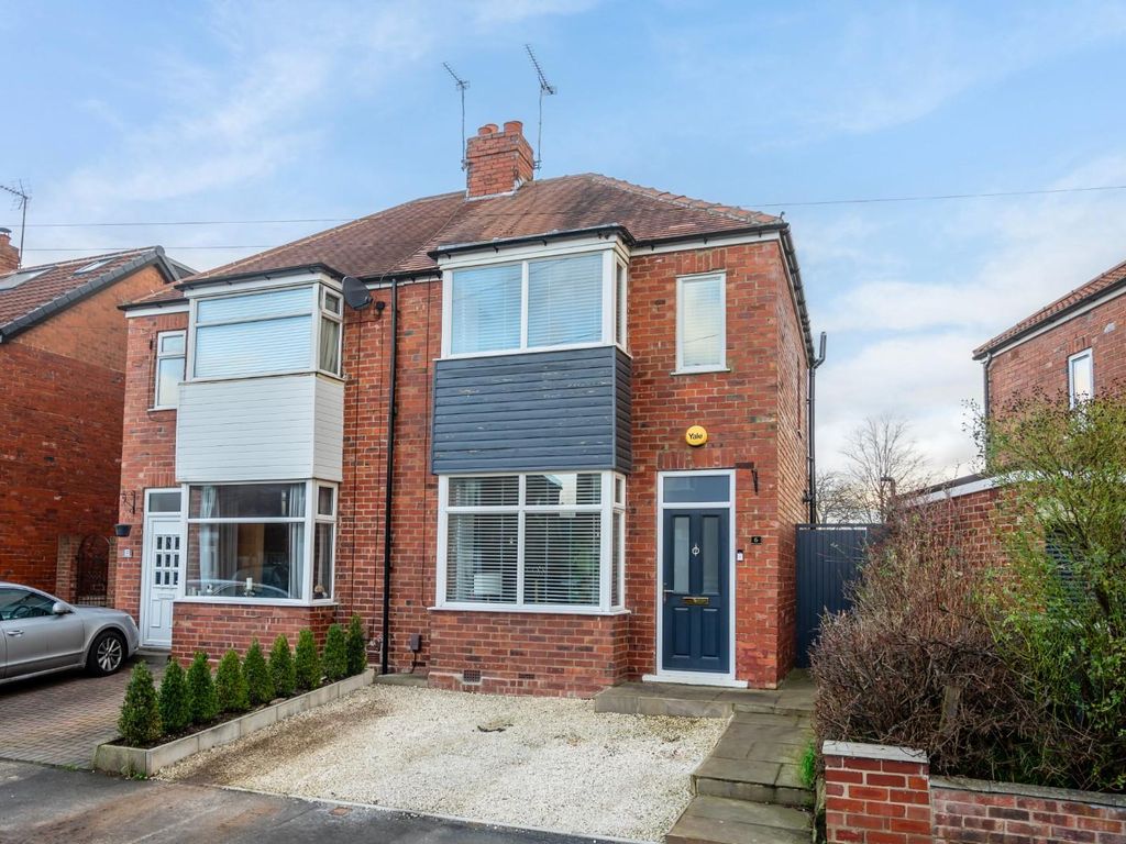 3 bed semidetached house for sale in Langholme Drive, Off