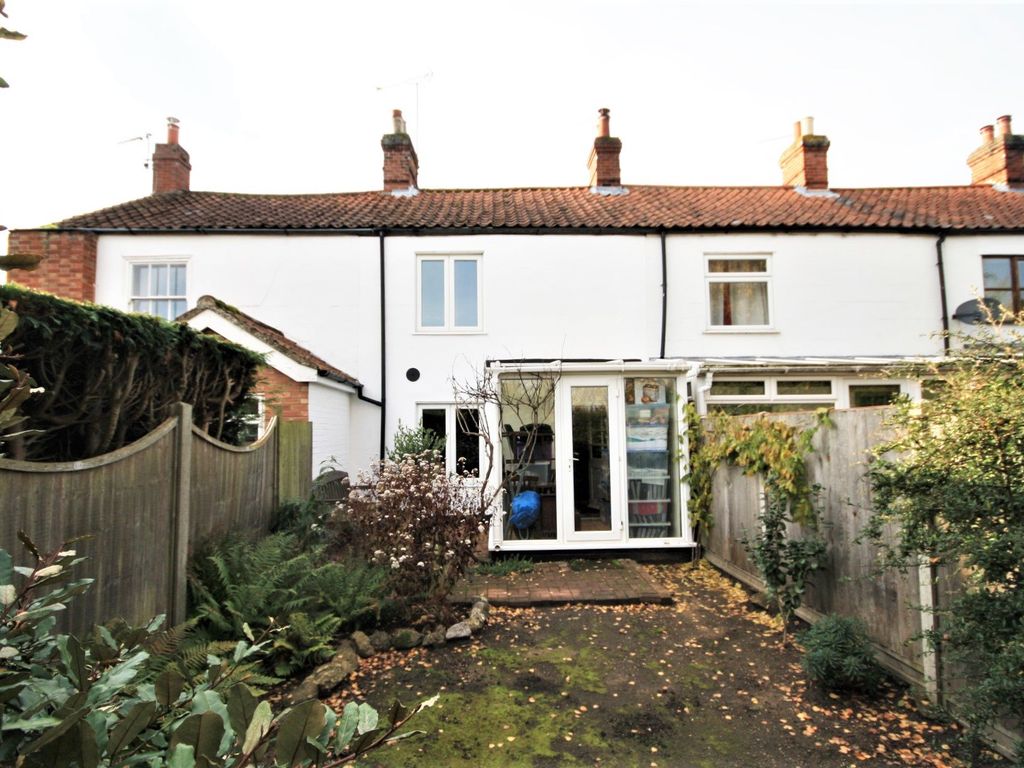 2 bed property to rent in Church Street, Coltishall, Norwich NR12, £850