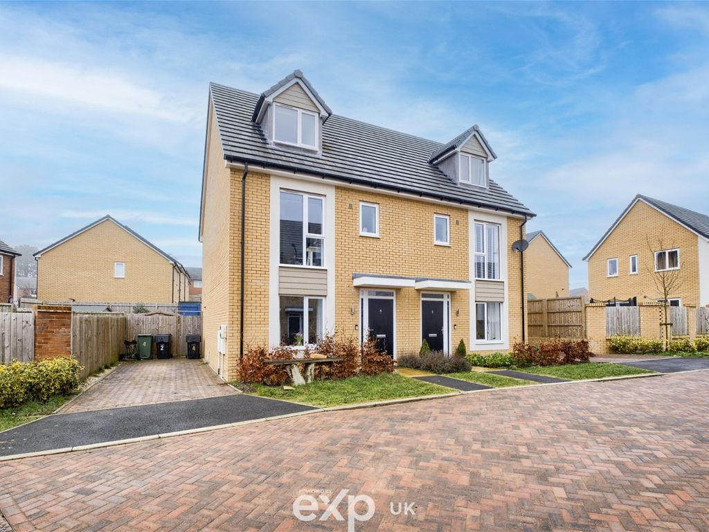 4 bed semidetached house for sale in Avro Street, Cofton Hackett B45