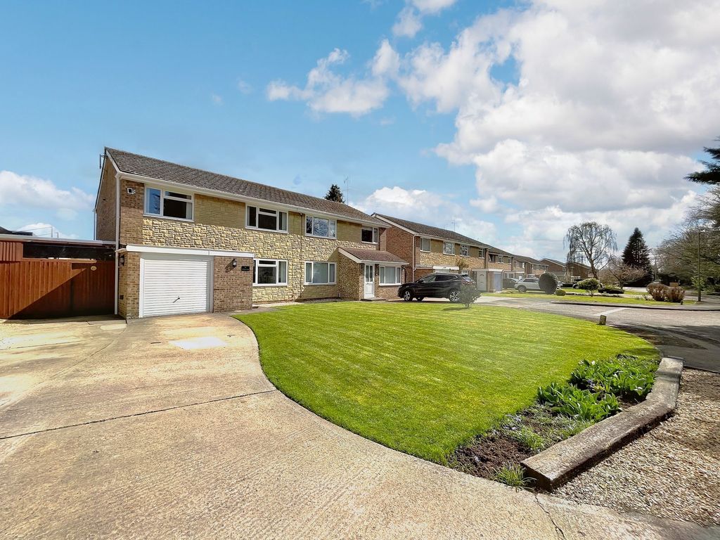 4 bed semidetached house for sale in Whitecross, Abingdon OX13 Zoopla