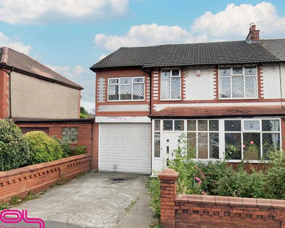 5 bed semidetached house to rent in Droylsden Road, Audenshaw