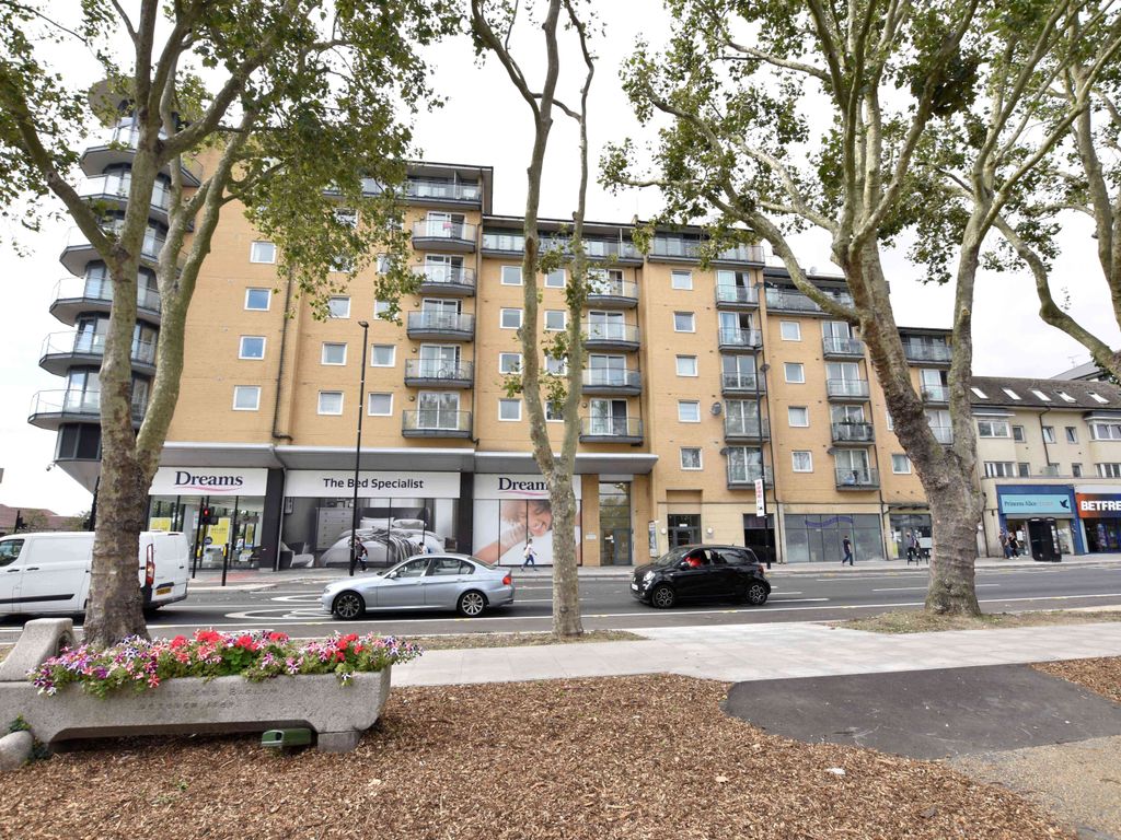 2 bed flat for sale in Berberis House, Feltham, Middlesex TW13 Zoopla