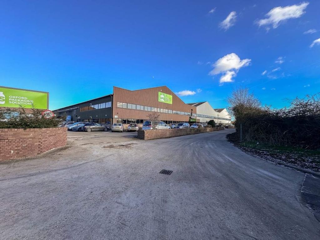 Light industrial to let in Unit B2, Irton House, Chalgrove OX44, £