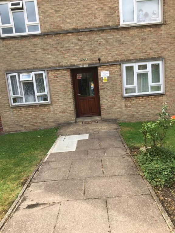 2 bed block of flats to rent in High Street, Waltham Cross EN8 Zoopla