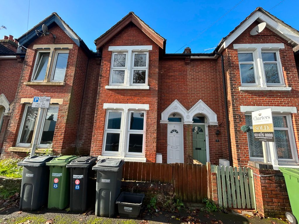 3 bed terraced house to rent in Barton Road, Fair Oak, Eastleigh SO50, £1,200 pcm Zoopla