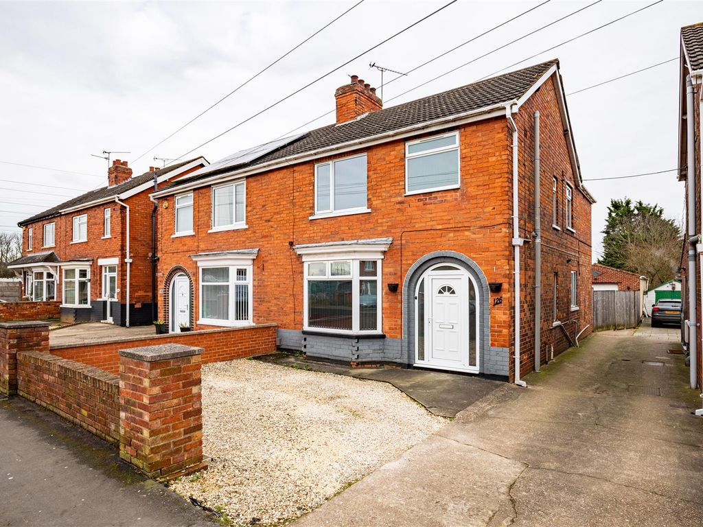 4 bed semidetached house for sale in Buckingham Avenue, Scunthorpe