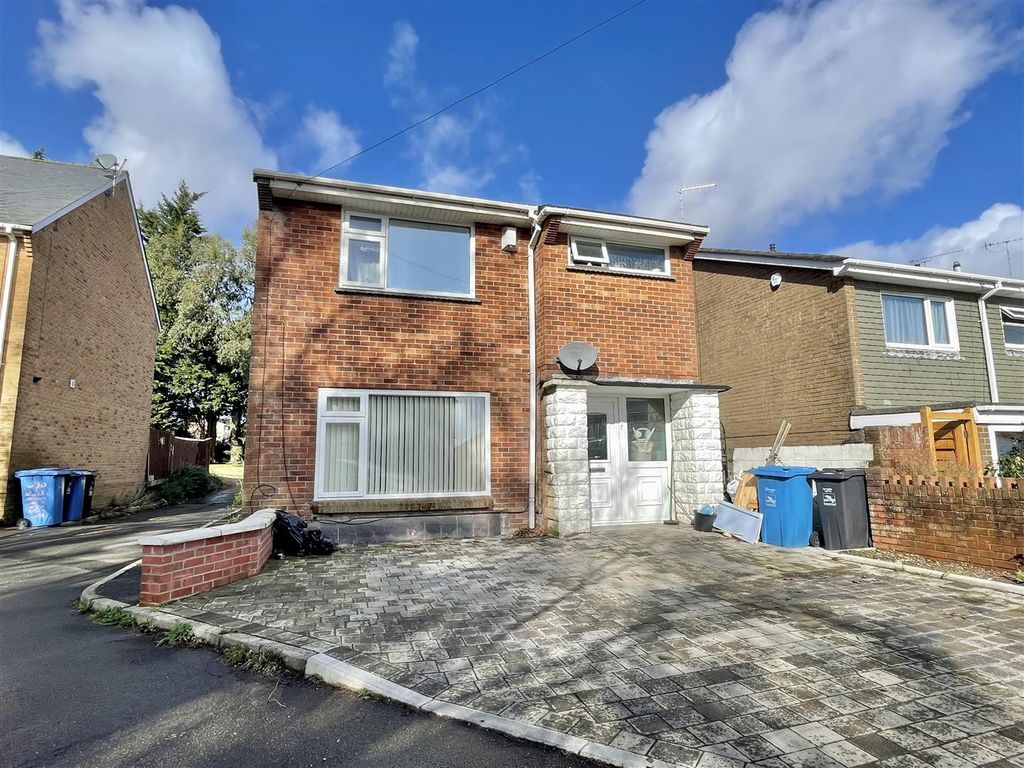 3 bed detached house for sale in Galloway Road, Hamworthy, Poole BH15