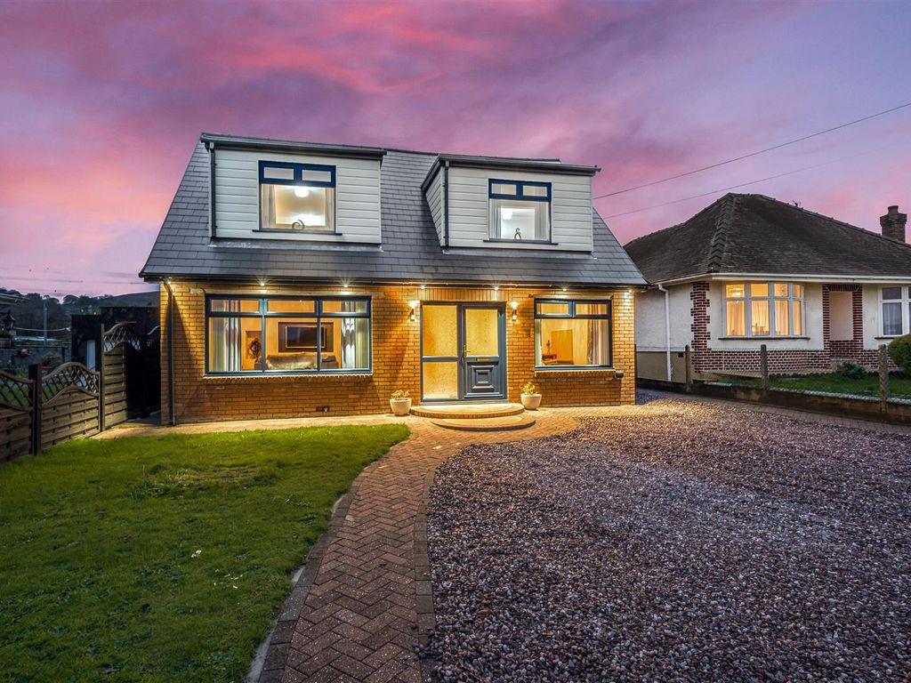3 bed detached bungalow for sale in Glynhir Road, Pontarddulais