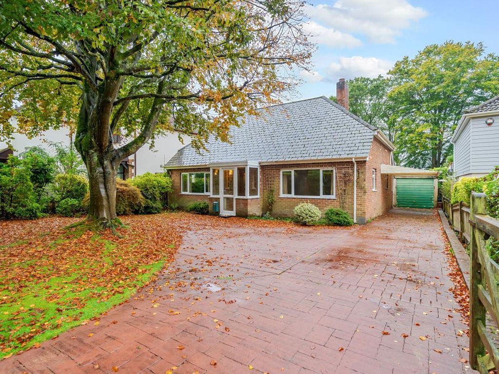 3 bed detached bungalow for sale in Lake Road, Chandler's Ford