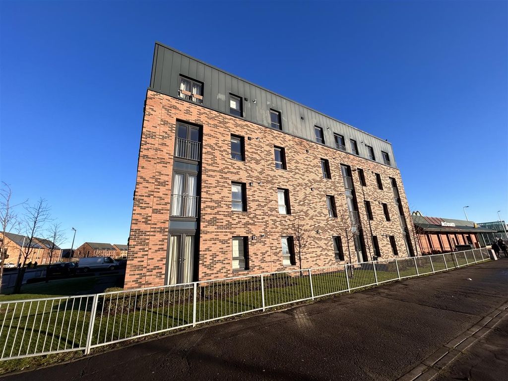 2 bed flat to rent in Kestrel Way, Perth PH1, £700 pcm Zoopla