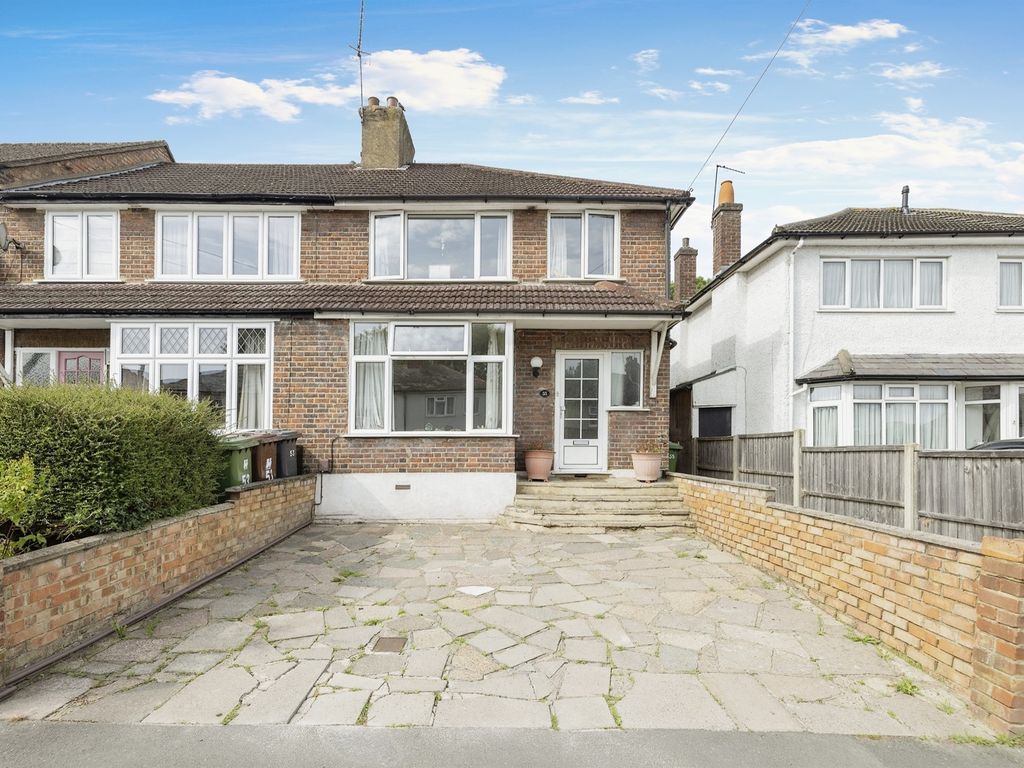 3 bed end terrace house for sale in Melbourne Road, Bushey WD23, £